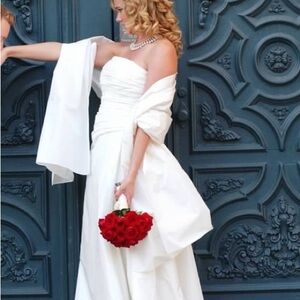 Carmen Marc Valvo Elegant Ivory Strapless Gown with Stole (10)